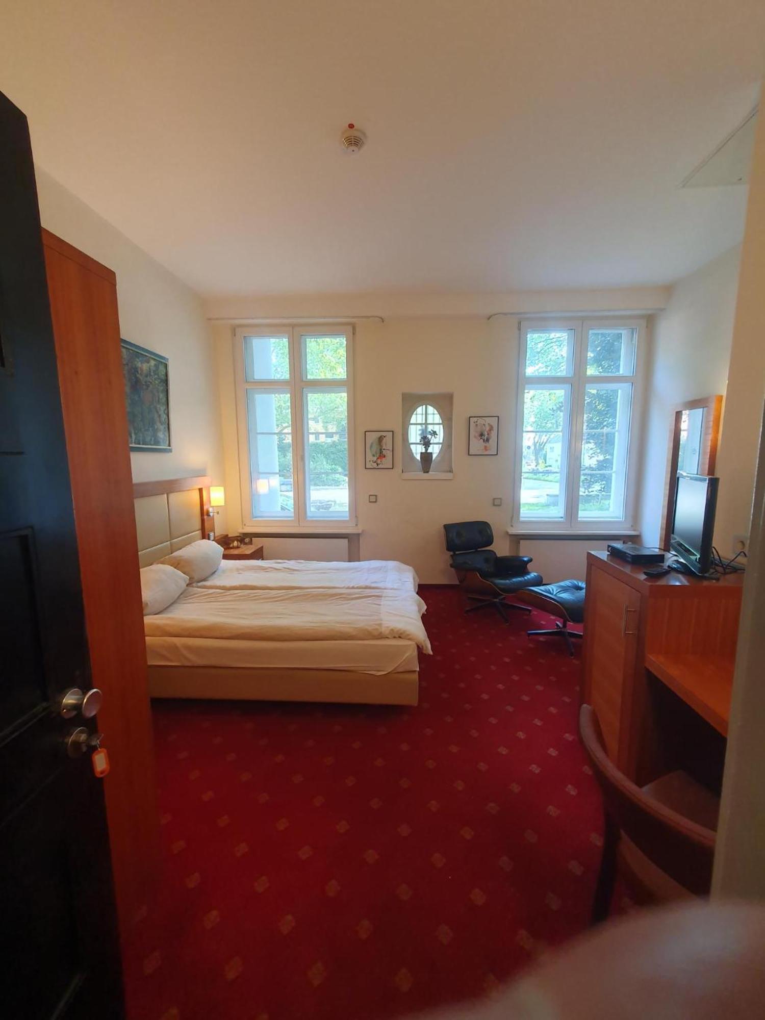 Die Villa, Zimmer 17, Dz Leverkusen Eksteriør bilde
