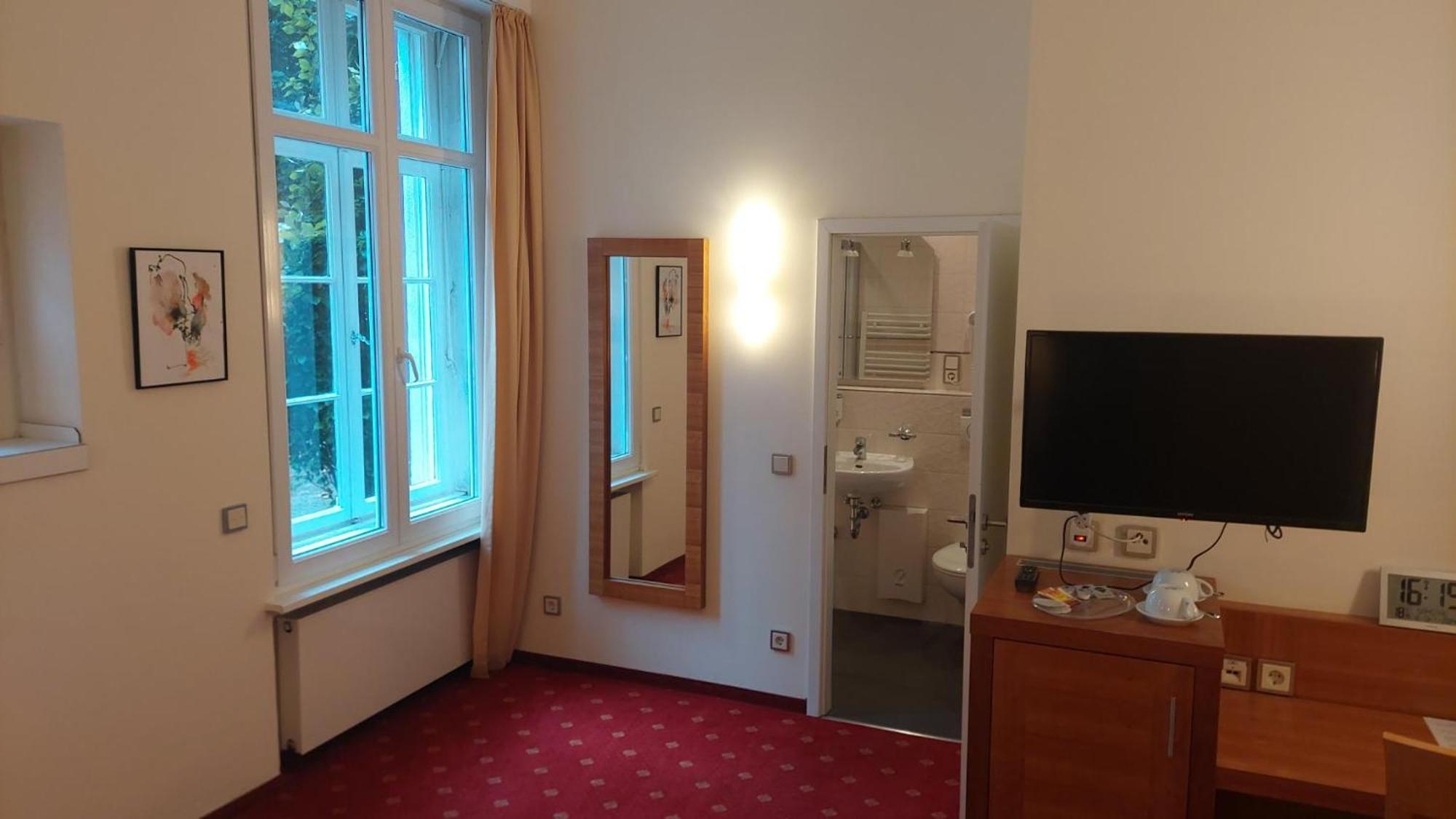 Die Villa, Zimmer 17, Dz Leverkusen Eksteriør bilde