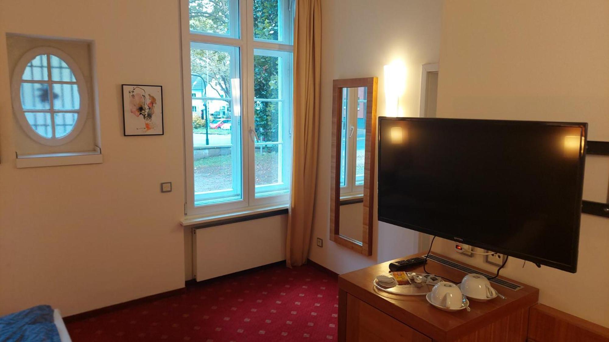 Die Villa, Zimmer 17, Dz Leverkusen Eksteriør bilde